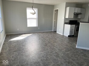 8355 Becks Mill Ln in Indianapolis, IN - Building Photo - Building Photo