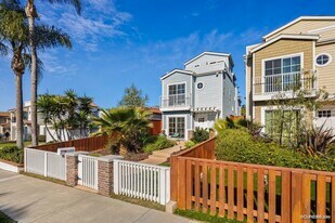 1452 Reed Ave in San Diego, CA - Building Photo