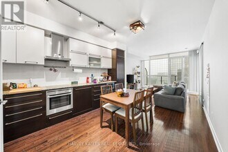 770 Bay St. in Toronto, ON - Building Photo - Building Photo