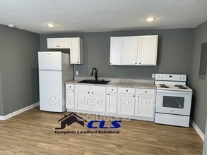 702 S 8th St in Terre Haute, IN - Building Photo - Building Photo