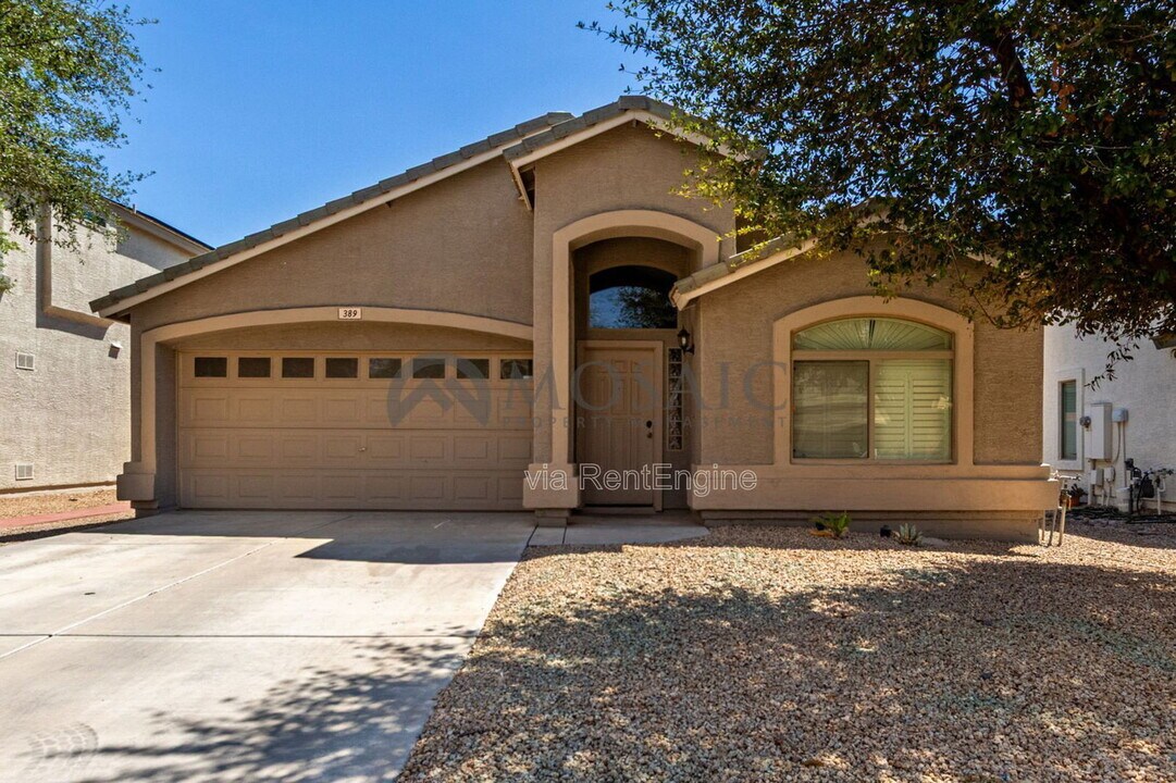 389 E Angeline Ave in San Tan Valley, AZ - Building Photo
