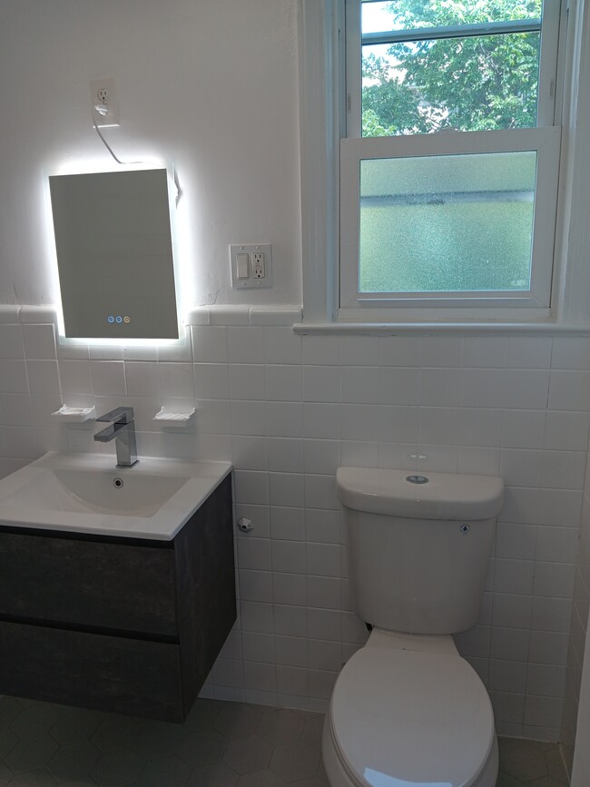 128 Hyatt Ave, Unit HHyatt Place