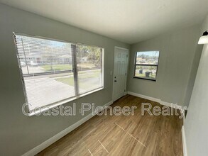 3861 11th Ave S in St. Petersburg, FL - Building Photo - Building Photo