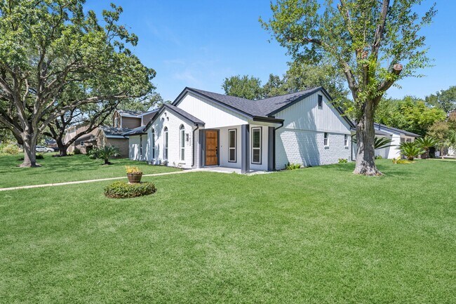 11402 Ash Creek Dr in Houston, TX - Building Photo - Building Photo
