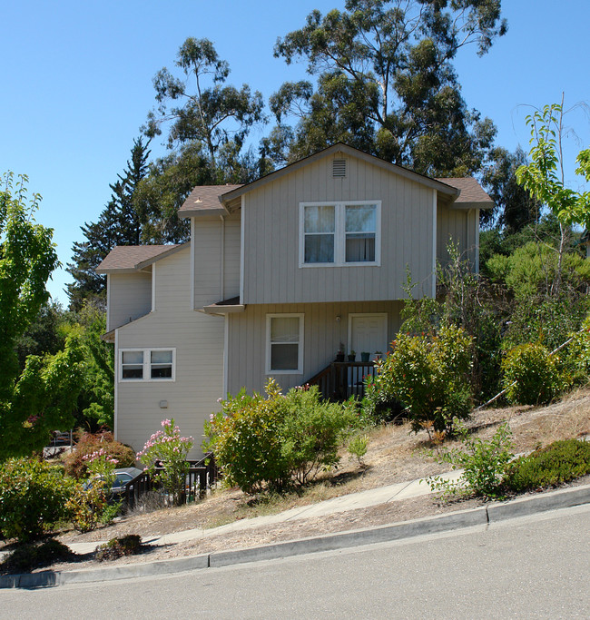 Nielsel Creek in Santa Rosa, CA - Foto de edificio - Building Photo