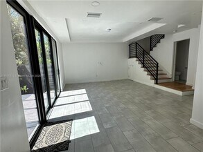 727 NE 15th Ave in Fort Lauderdale, FL - Building Photo - Building Photo