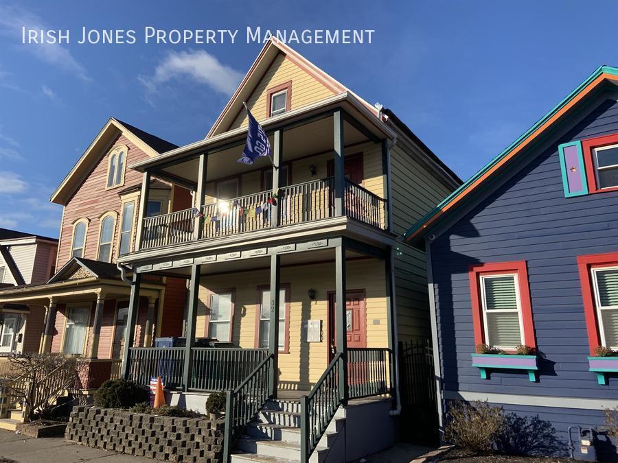 32 Elmwood Ave in Buffalo, NY - Building Photo