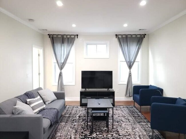 332 Stegman Pkwy-Unit -1 in Jersey City, NJ - Building Photo - Building Photo