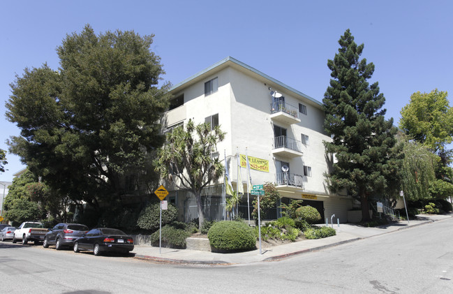 Summit Crest Apartments in Oakland, CA - Building Photo - Building Photo