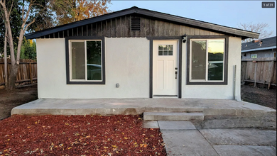 410 N Lincoln Ave in Manteca, CA - Building Photo - Building Photo