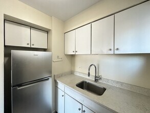 1400 Chicago Ave, Unit 802 in Evanston, IL - Building Photo - Building Photo