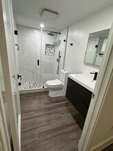 6953 W 36th Ave, Unit 101 in Hialeah, FL - Foto de edificio - Building Photo