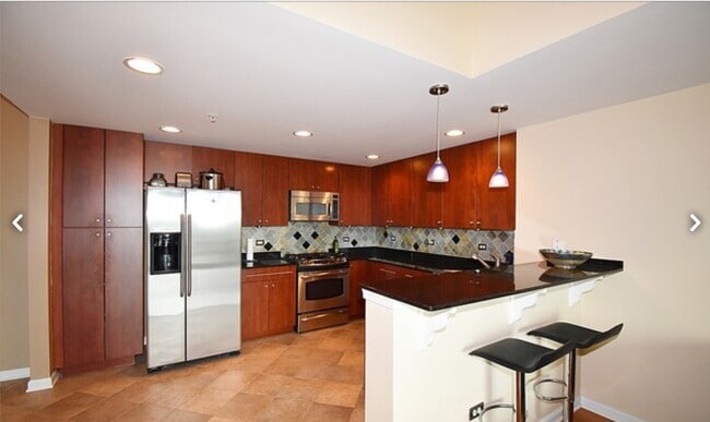 6420 Double Eagle Dr, Unit 809 in Woodridge, IL - Foto de edificio - Building Photo