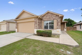 335 Cibolo Creek Dr in Kyle, TX - Building Photo - Building Photo