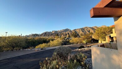 6360 N Camino los Mochis in Tucson, AZ - Building Photo - Building Photo