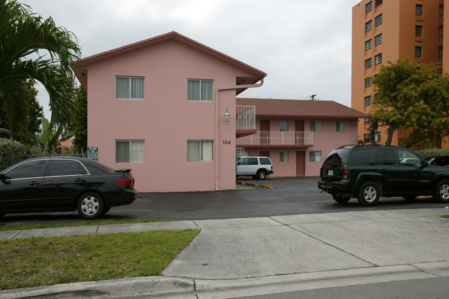 134 E 6th St in Hialeah, FL - Building Photo - Building Photo