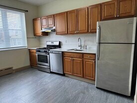 598 67th St in West New York, NJ - Building Photo