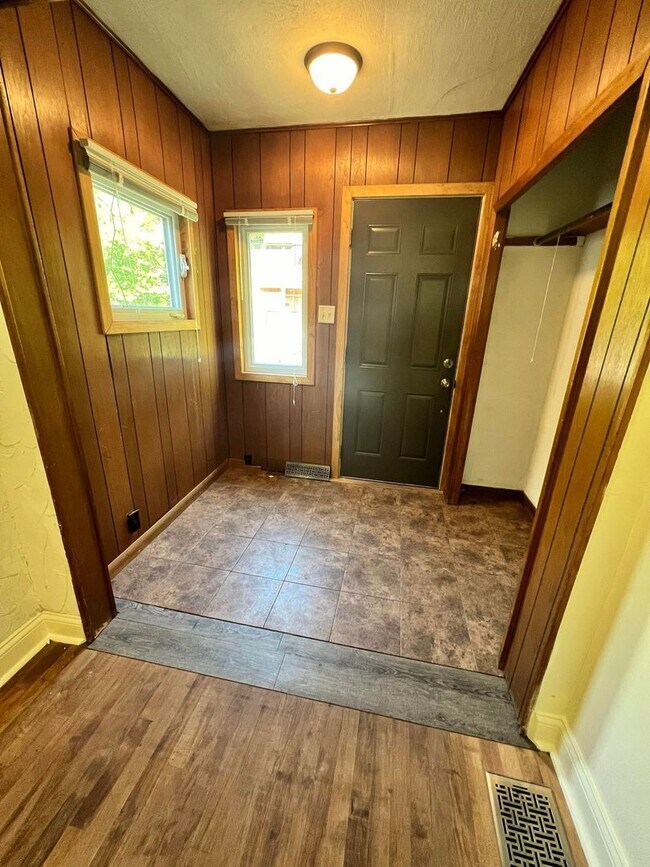 1718 New St in Duluth, MN - Building Photo - Building Photo