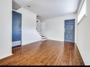4704 Abbott Ave in Dallas, TX - Foto de edificio - Building Photo