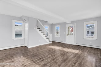 2 Bedle Pl in Highlands, NJ - Building Photo - Building Photo