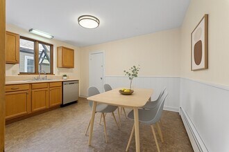 46 Dartmouth St, Unit 2 in Somerville, MA - Building Photo - Building Photo