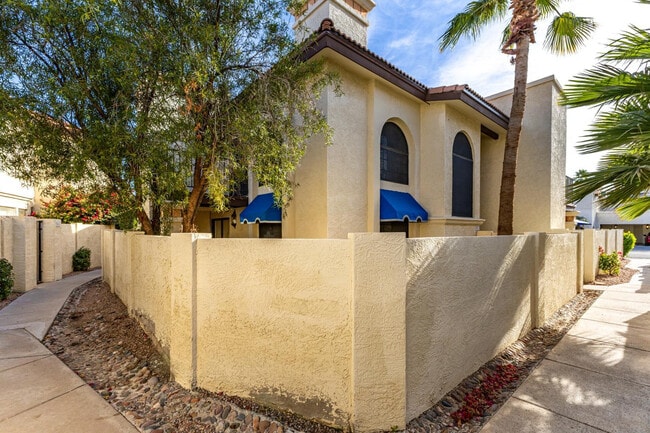 5002 E Siesta Dr in Phoenix, AZ - Building Photo - Building Photo