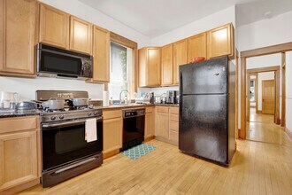 3135 N Clifton Ave in Chicago, IL - Building Photo - Building Photo