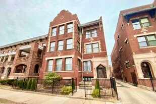 5017 S Drexel Blvd in Chicago, IL - Building Photo
