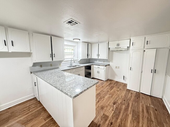 3409 N Coltrane Rd in Oklahoma City, OK - Building Photo - Building Photo