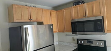 5 Glen Rd, Unit 2nd floor in Sandy Hook, CT - Foto de edificio - Building Photo