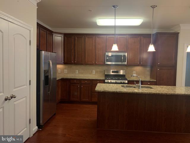 13723 Neil Armstrong Ave in Herndon, VA - Building Photo