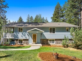 19303 N Pleasant Tree Ln in Colbert, WA - Building Photo