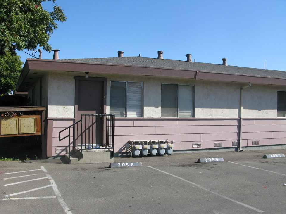 181-211 Pacific Ave in Fairfield, CA - Building Photo