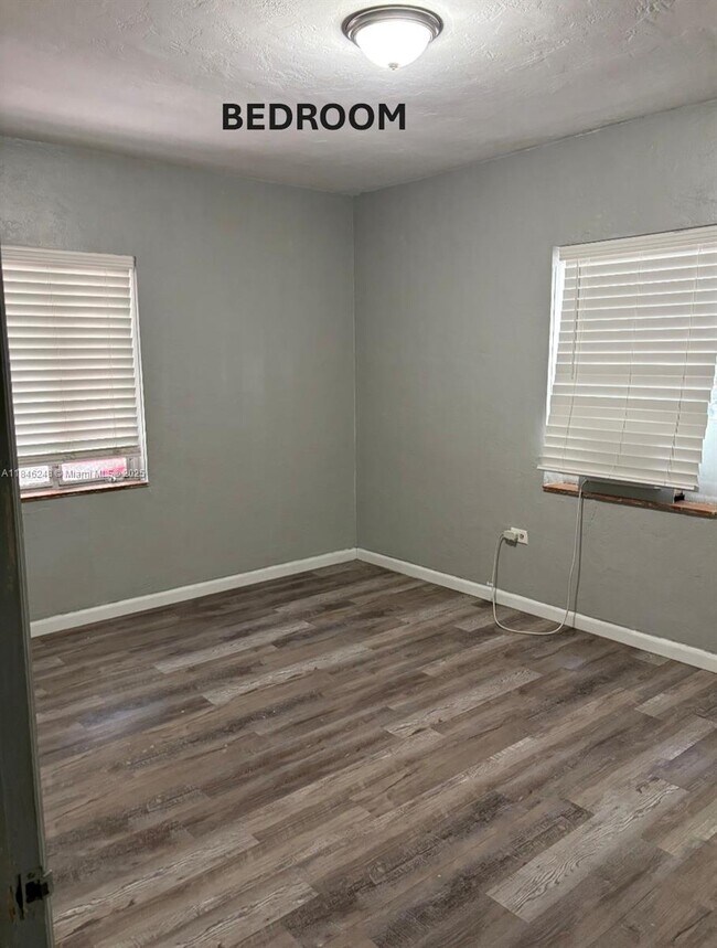 960 SW 7th St in Miami, FL - Building Photo - Building Photo