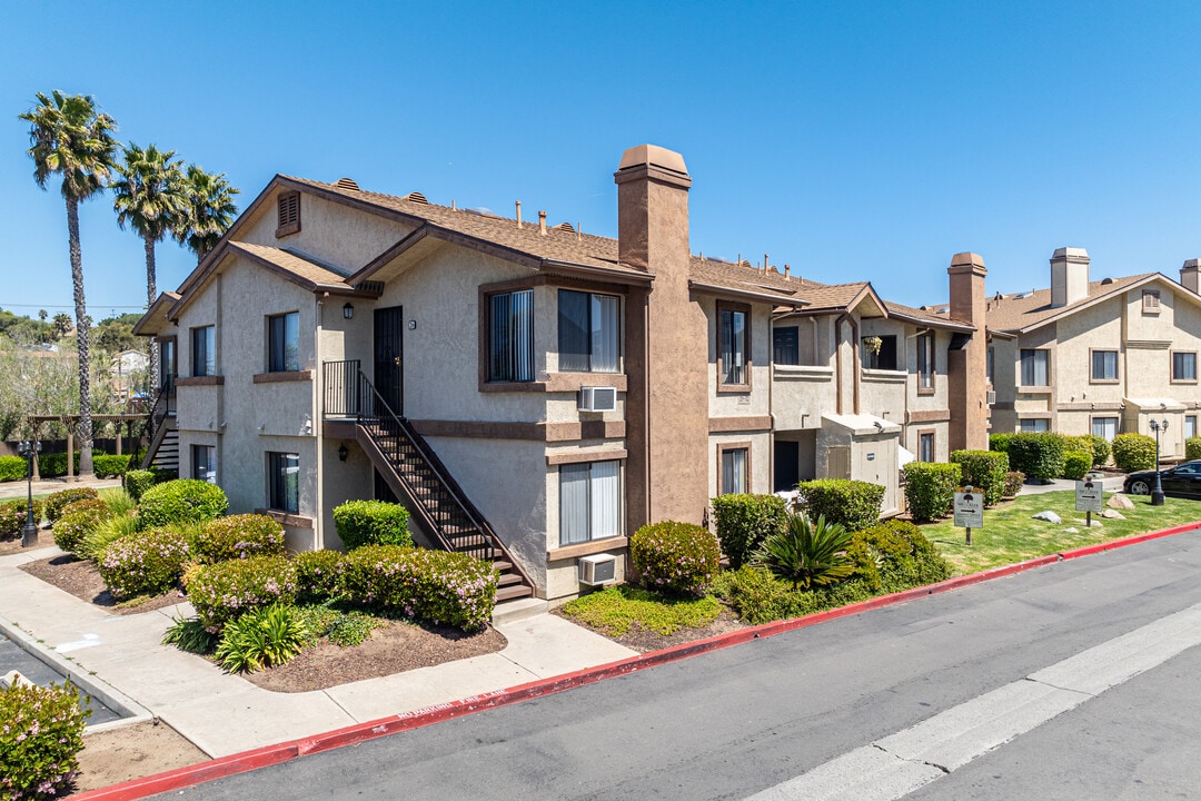 Millcreek Apartments in Vista, CA - Foto de edificio