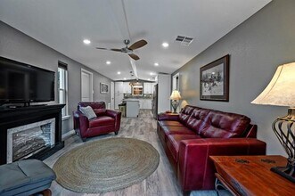 269 Sherman Dr in Pottsboro, TX - Building Photo - Building Photo