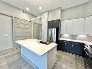 401 W 25th St in Houston, TX - Building Photo - Building Photo