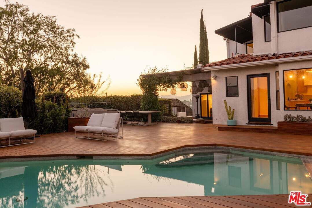 2516 Silver Lake Terrace in Los Angeles, CA - Building Photo