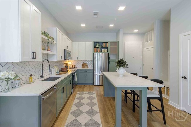property at 1150 E Perry Ln