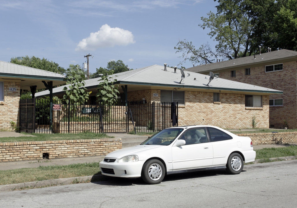 The Oaks in Tulsa, OK - Building Photo