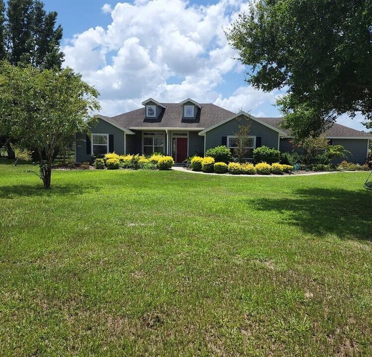 10345 SW 101st Ave in Gainesville, FL - Building Photo