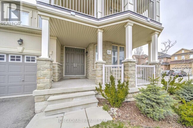 2 Bowkett Dr in Richmond Hill, ON - Building Photo - Building Photo