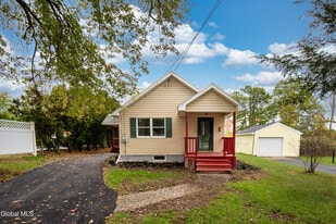 644 Delaware Ave in Delmar, NY - Building Photo