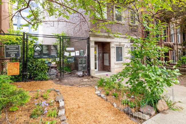 46 Lefferts Pl in Brooklyn, NY - Foto de edificio - Building Photo