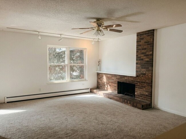 1685 S Kenton Way in Aurora, CO - Building Photo - Building Photo