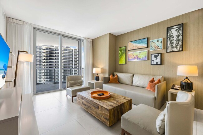 4111 S Ocean Dr in Hollywood, FL - Building Photo - Building Photo