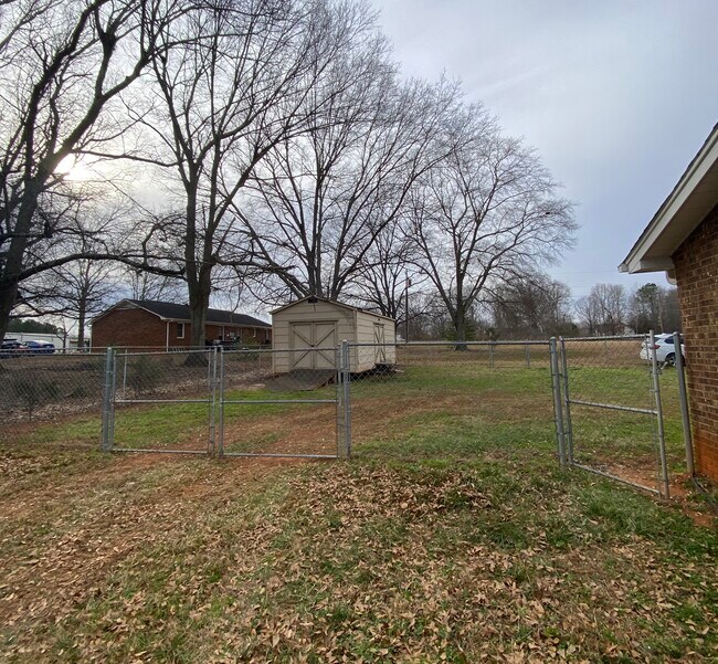 23 Palmetto Dr in Inman, SC - Building Photo - Building Photo