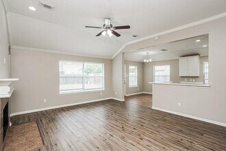 549 Green Cedar Dr in League City, TX - Building Photo - Building Photo