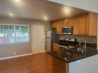 37160 Walnut St in Newark, CA - Building Photo