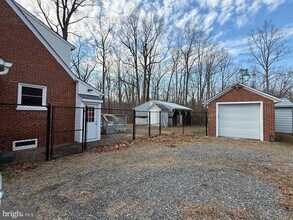 9253 Dahlgren Rd in King George, VA - Building Photo - Building Photo
